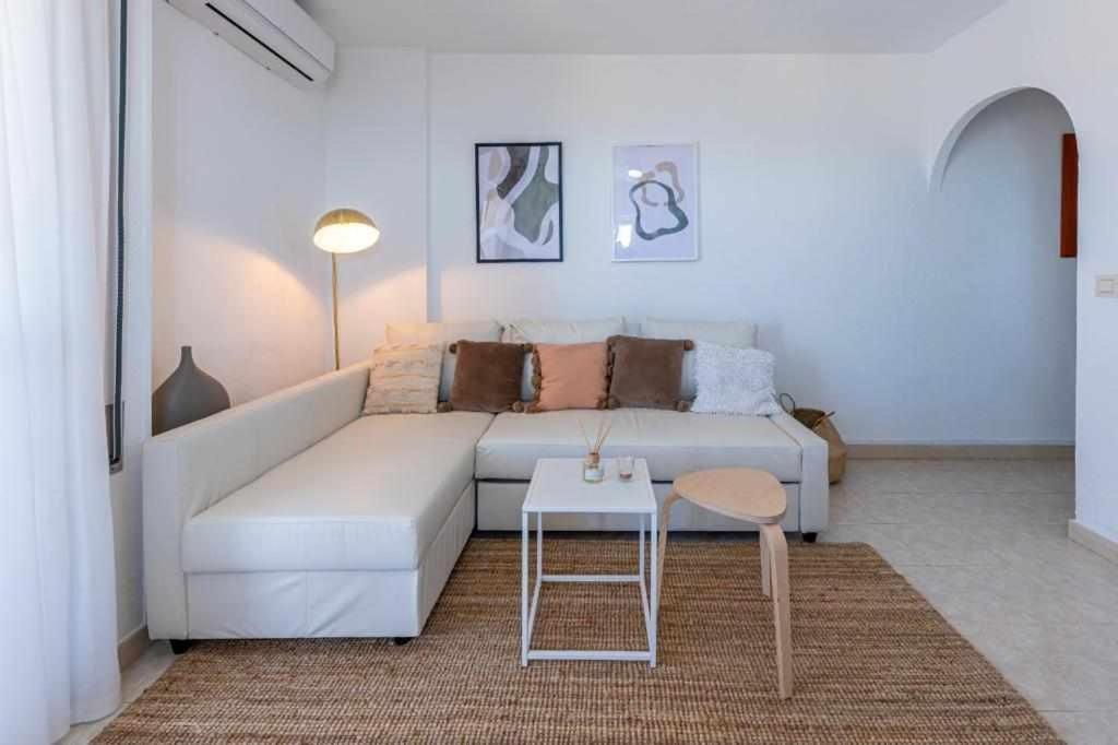 Benalmadena With Wonderful Views Apartamento *