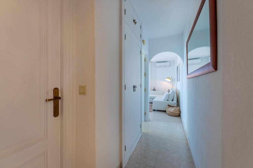 Benalmadena With Wonderful Views Apartamento *
