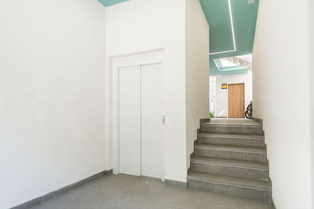 Tranquil & Bright With Parking By Rems Appartamento