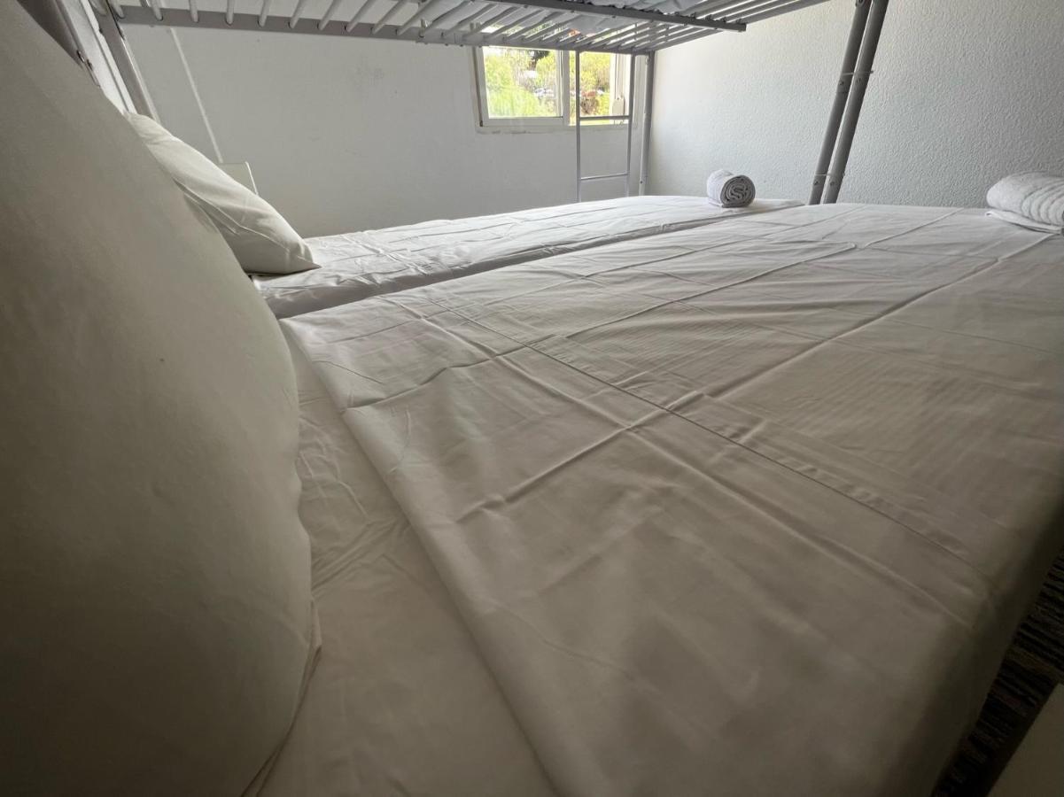 Premium With Free Parking Apartment *