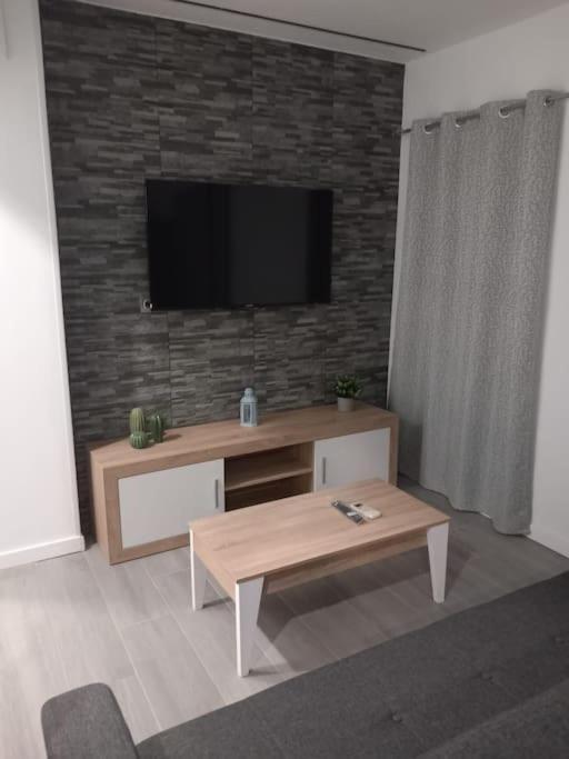 Family Flat Close To The Centre-v-estrell Appartement *