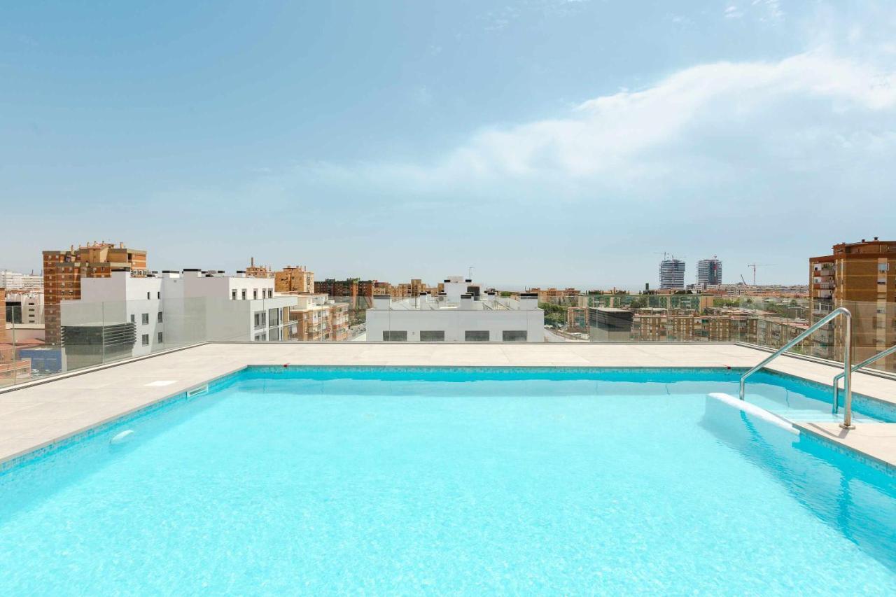 Cosmopolitan & Apartment