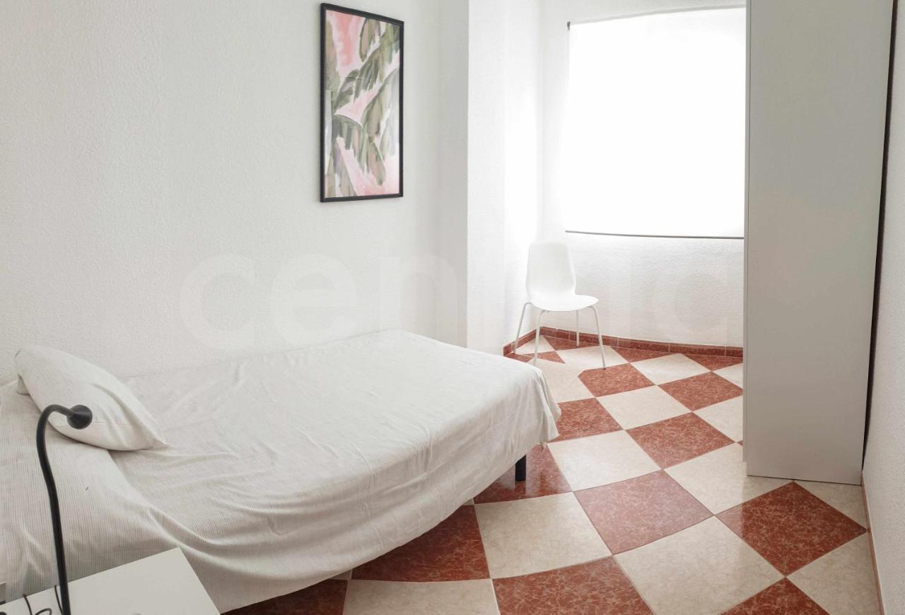 Apartamento Piso En Barrio Tradicional Malagueno By Centric
