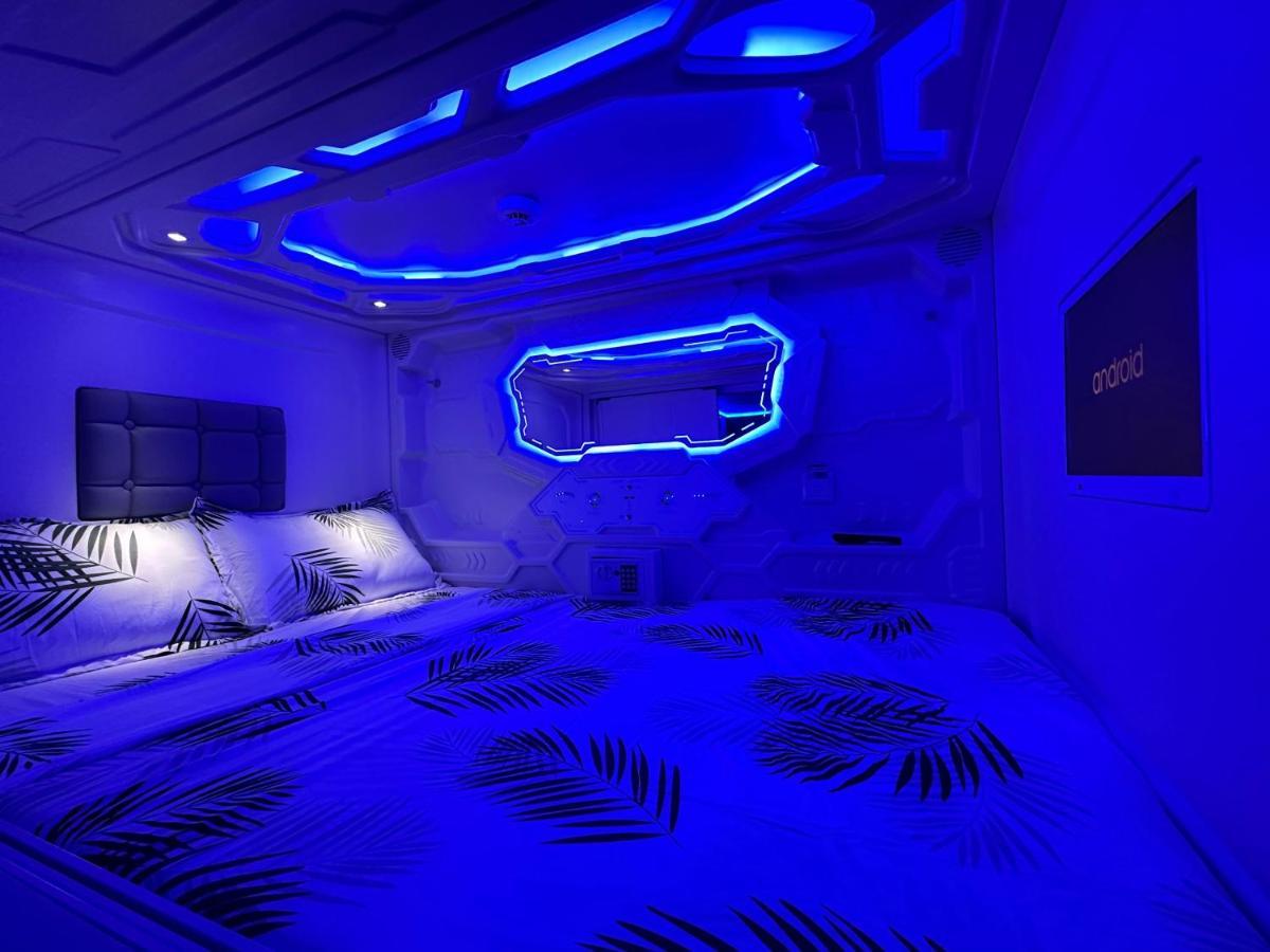 Good Vibes Only Capsule Hotel cápsula Málaga