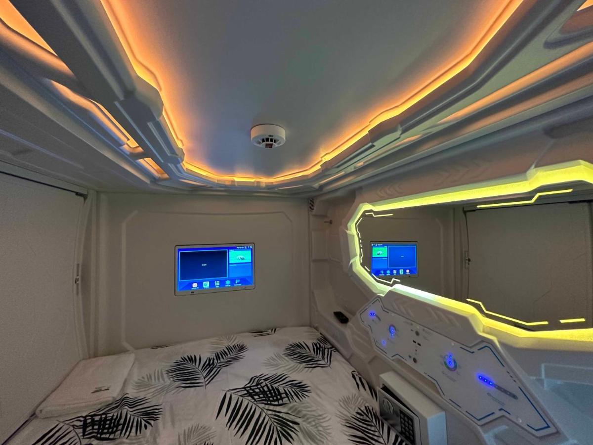 Good Vibes Only Capsule Hotel cápsula Málaga