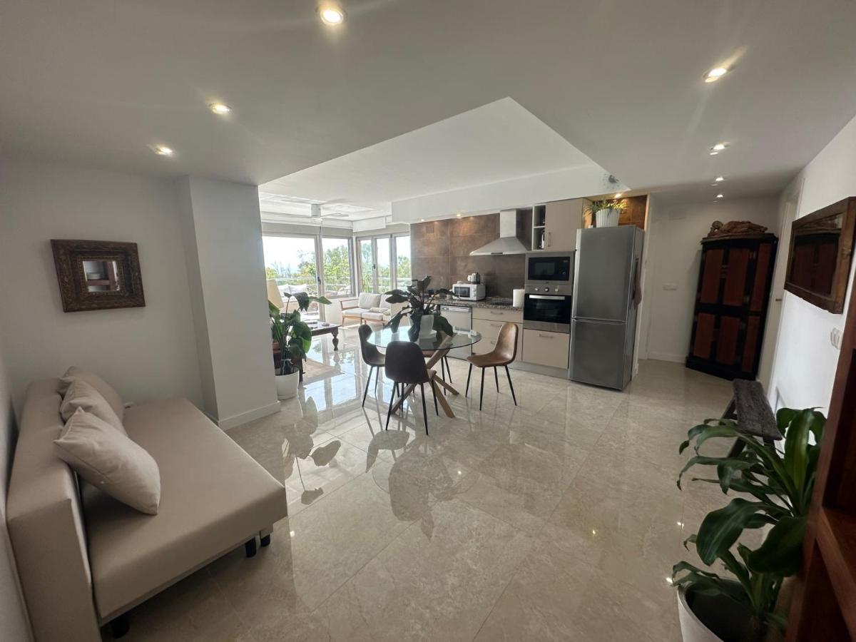 Apartment Penthouse Puerta De Pedregalejo *