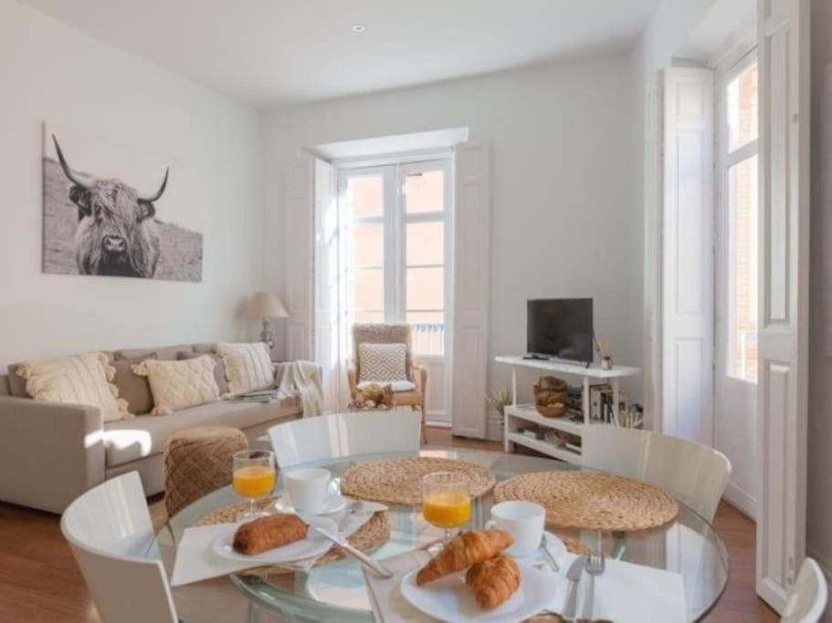 Chic Casa Cathedral At Calle Fresca 2-bedroom In City Center Málaga