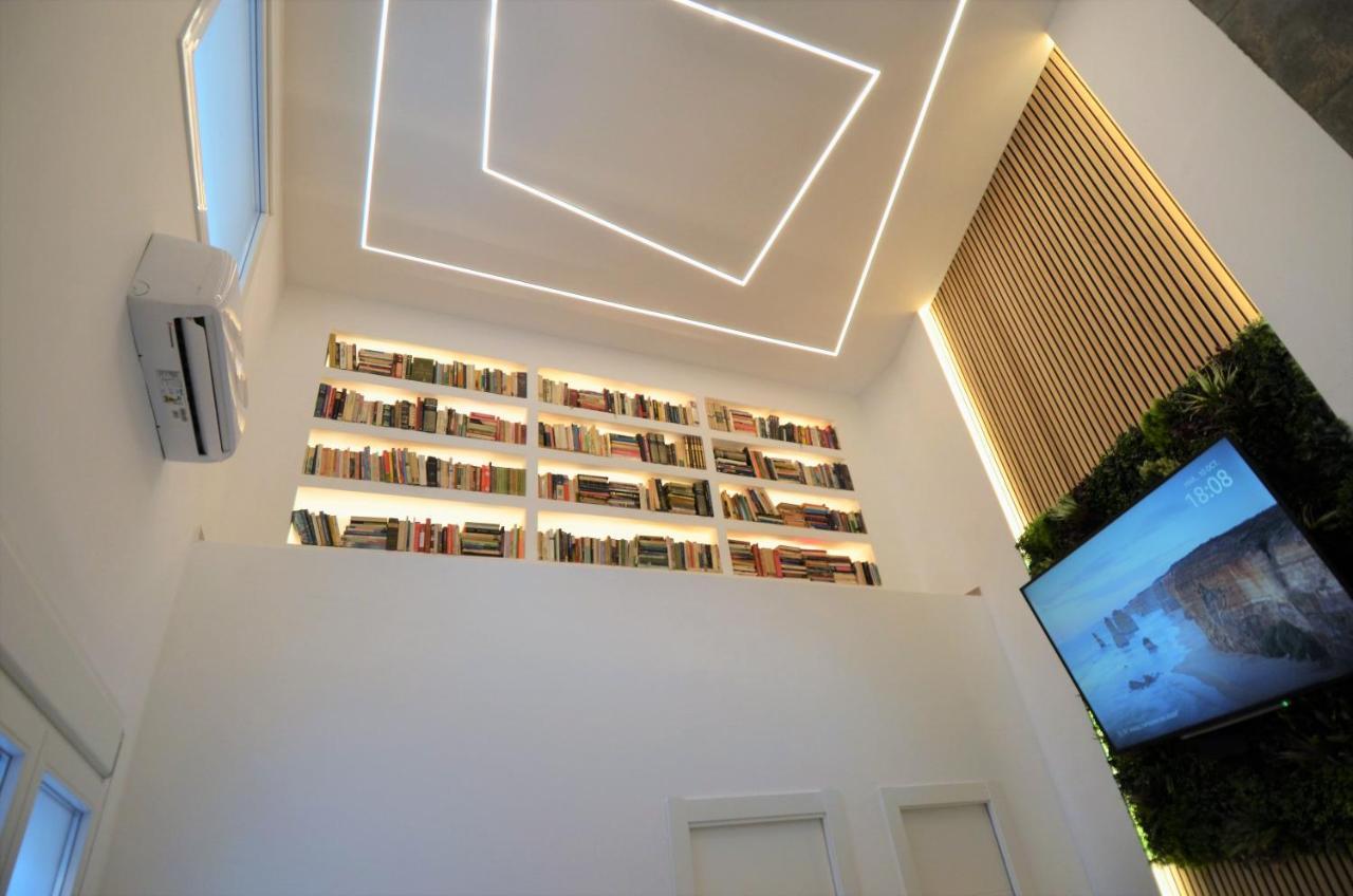 Biblioteca De Lujo En El Centro Historico De Apartamento