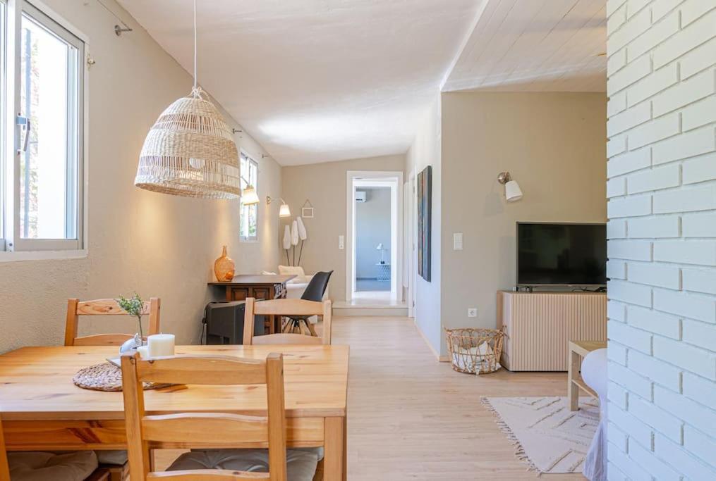 Villa Lovely - Delicious Pool And Padel