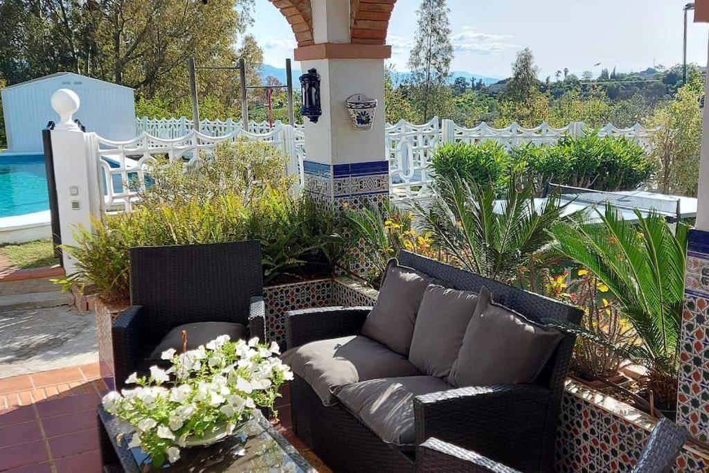 Villa Lovely - Delicious Pool And Padel Málaga