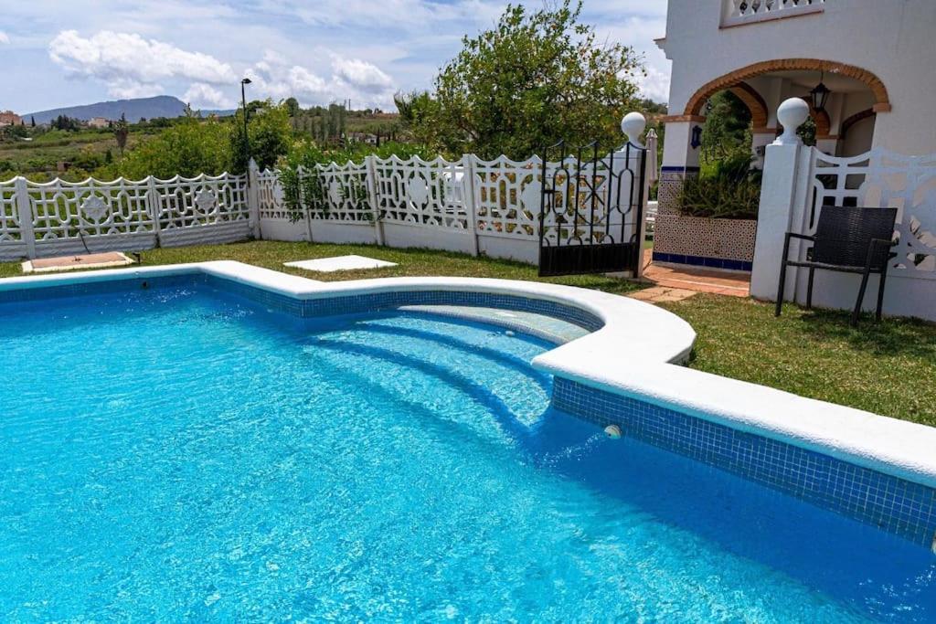 Lovely - Delicious Pool And Padel Villa