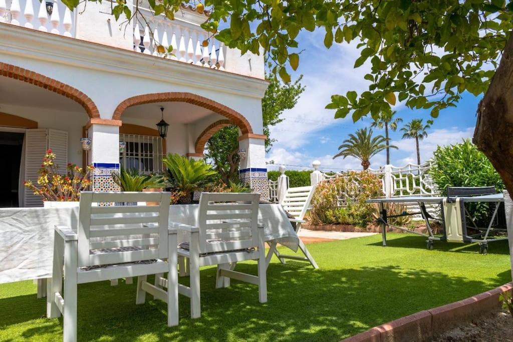 Villa Lovely - Delicious Pool And Padel Málaga