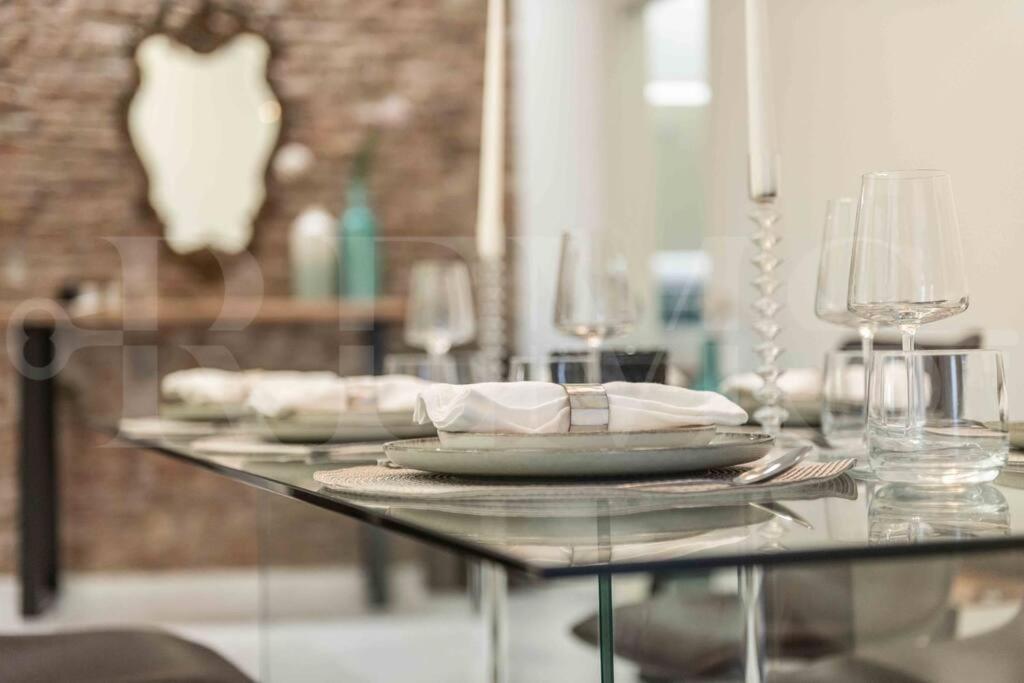 Appartement Luxurious In Center With Parking By Rems