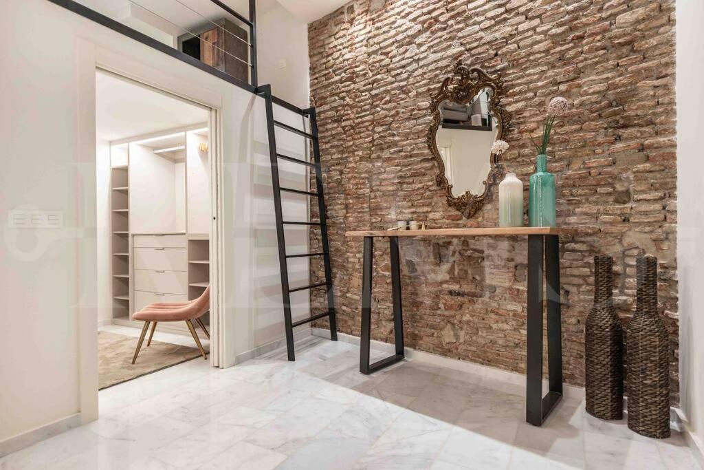 Luxurious In Center With Parking By Rems Appartement