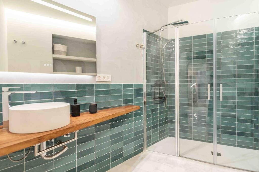 Appartement Luxurious In Center With Parking By Rems *
