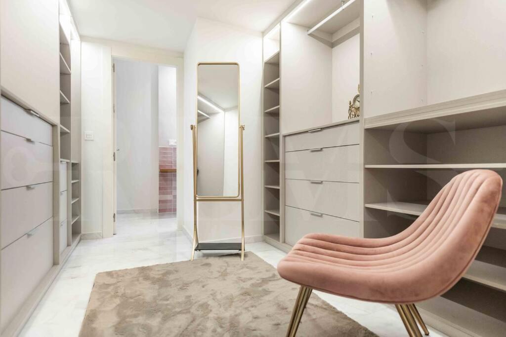 Luxurious In Center With Parking By Rems Appartement *