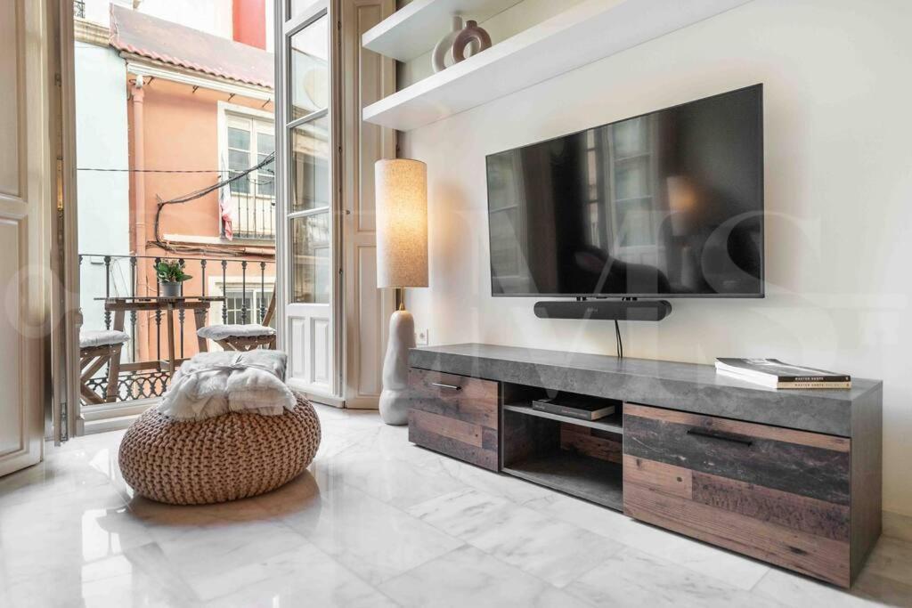 Luxurious In Center With Parking By Rems Appartement