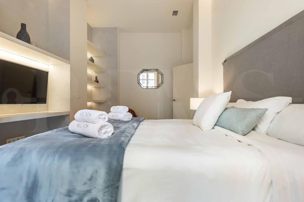 Appartement Luxurious In Center With Parking By Rems *