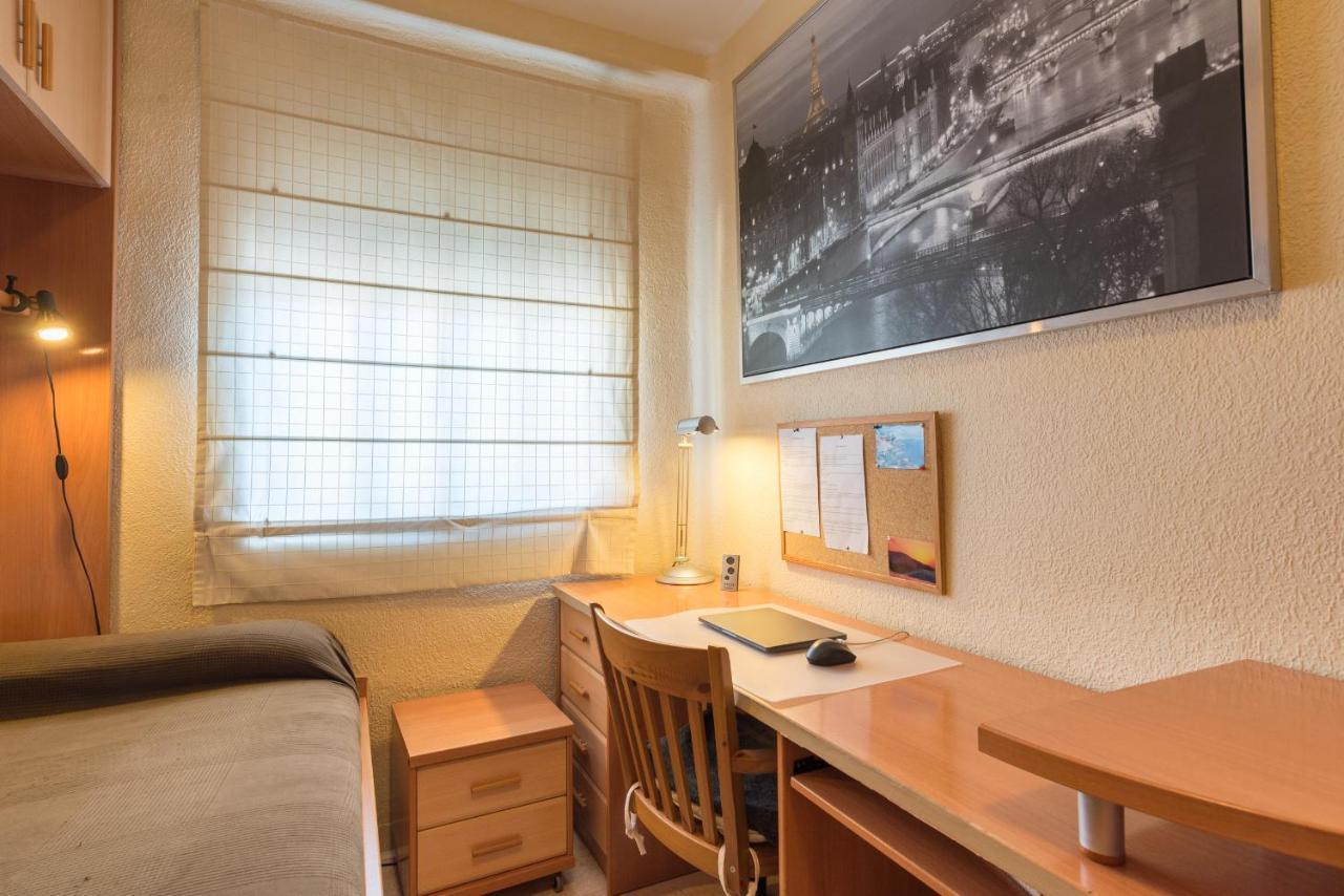 Apartamento Acogedor Piso, En Casa Málaga