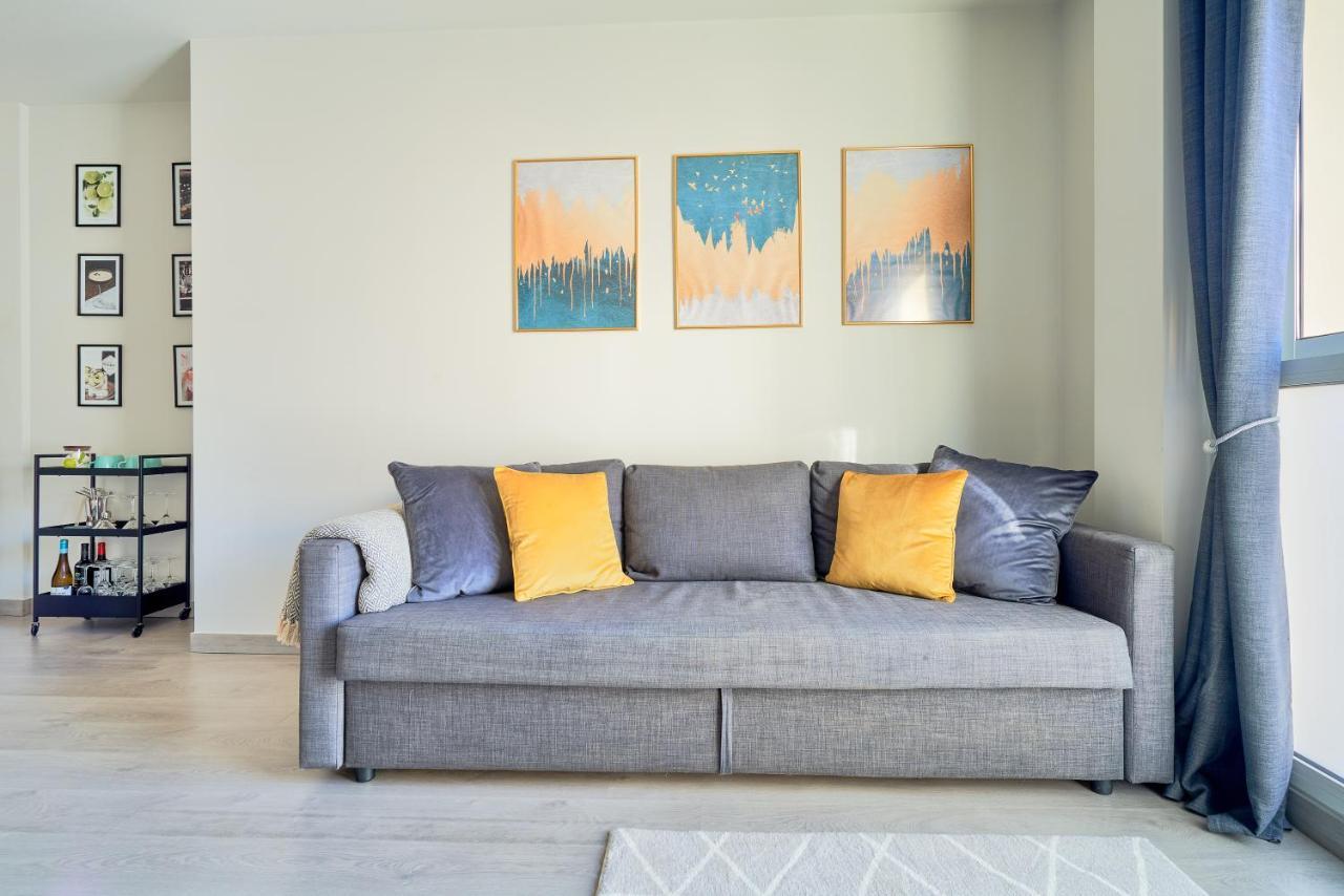 Charming And Bright Flat In The Heart Of