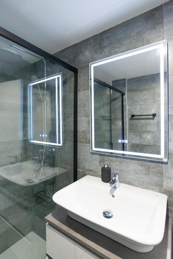 Modern Near Huelin & Free Parking Apartment Malaga