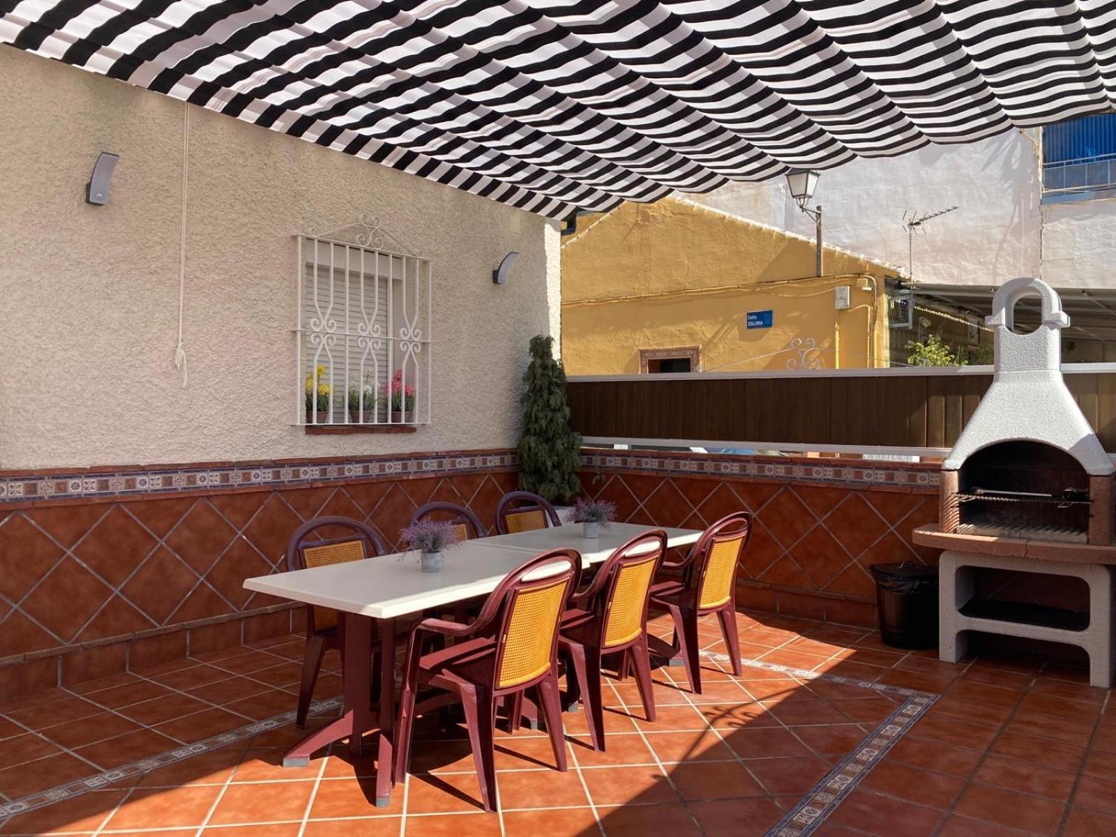 Casa Encantadora Y Confortable En Malaga. Ferienhaus