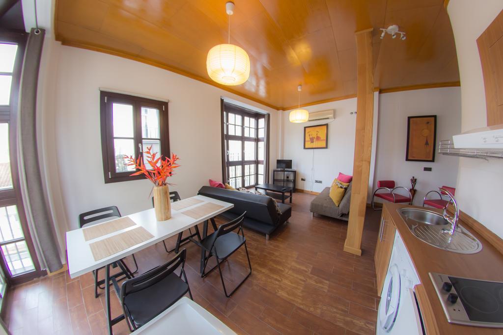 Apartamento Galeria De Pintores Vivos *