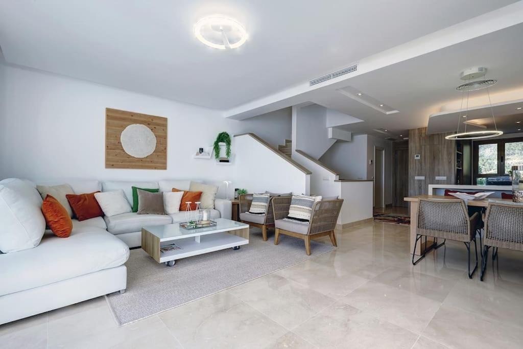 007 Modern 3 Bed Frontline Golf Townhouse In La Cala Golf With Mountain Views Holiday home *