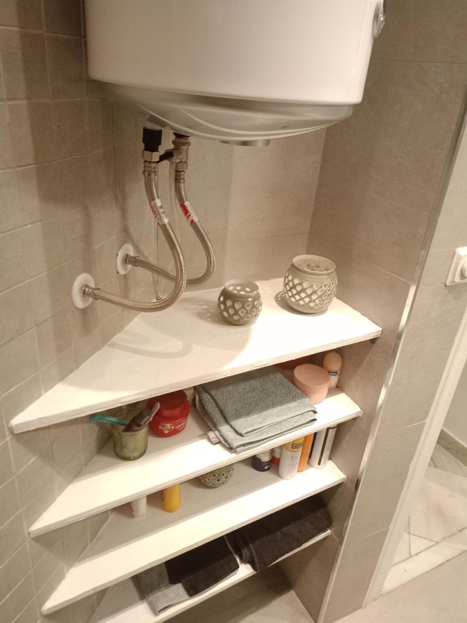 Small Stylish Room With Comfortable Queen-Size Bed In Very Large, Beautifully Decorated Shared Flat In The Historic Centre Of Malaga *