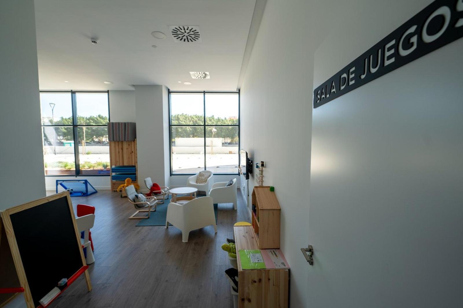 Semesterbostad Skyline 4 Pool & Parking Free *