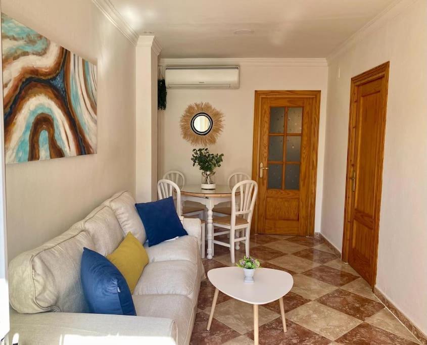 Casa Encantadora Y Confortable En Malaga. Ferienhaus
