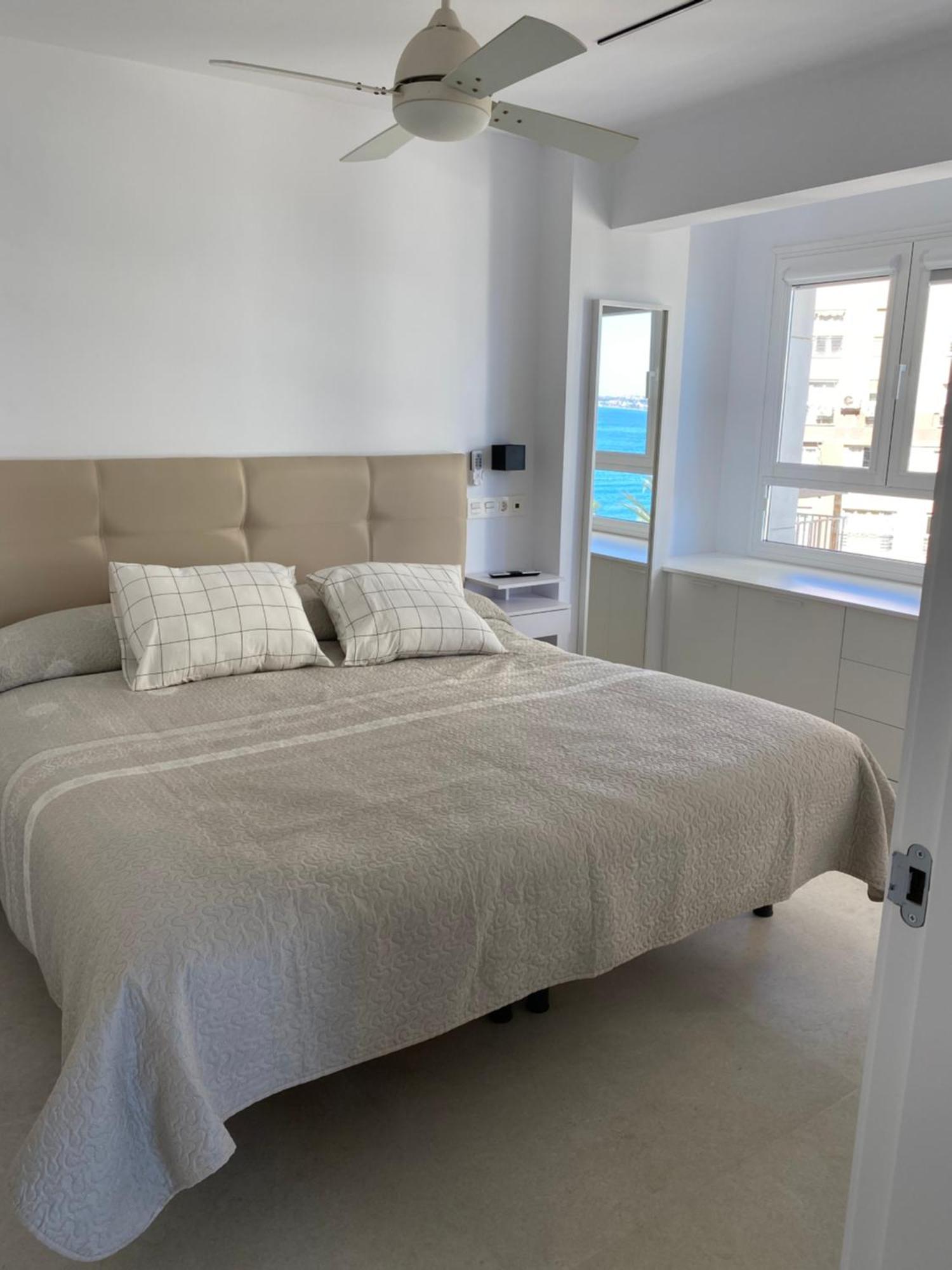 Apartamento Playa Malagueta Vistas Frontal Al Mar Con Dos Málaga
