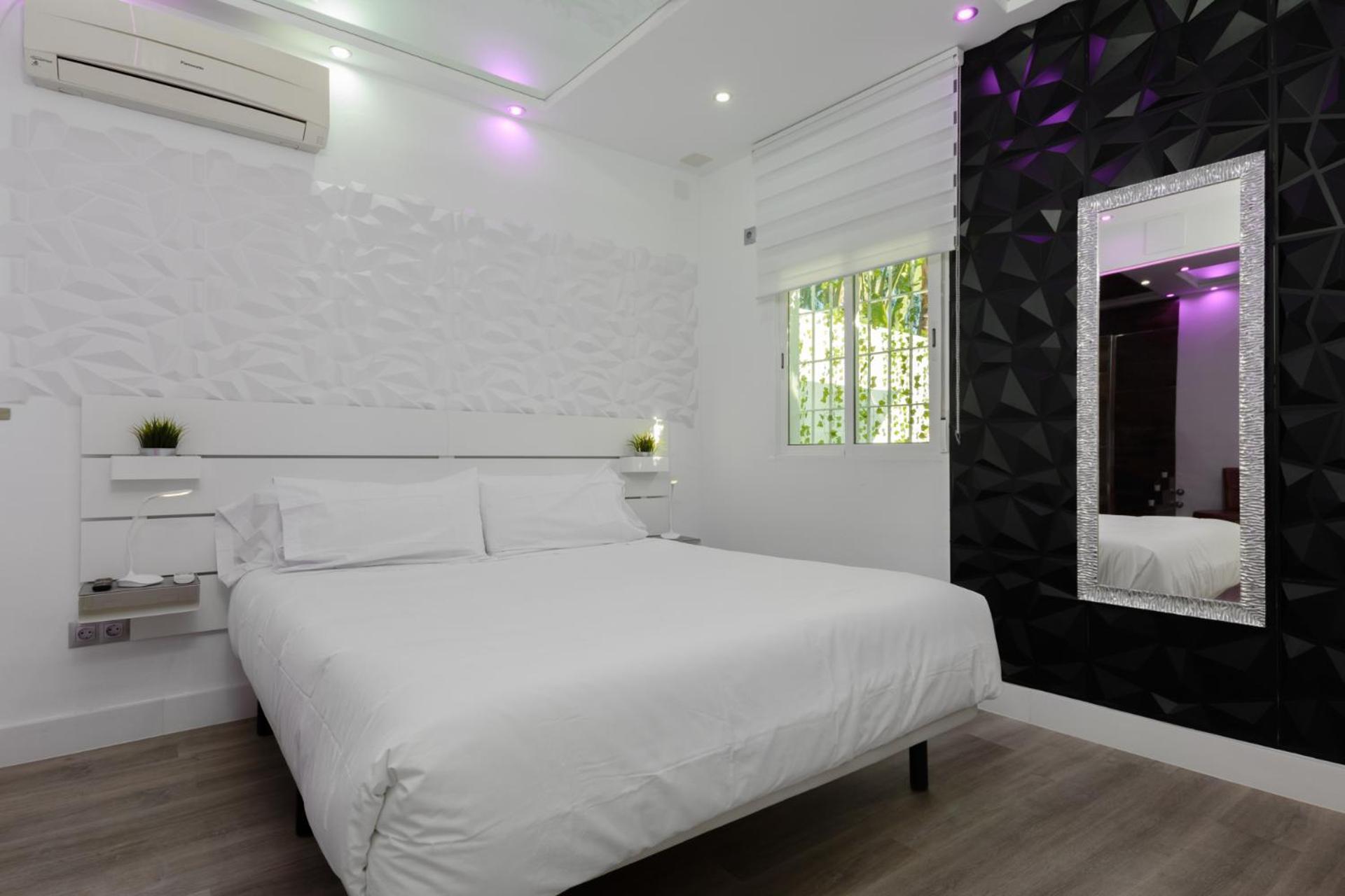 Chic Jacuzzi Y Playa * Malaga