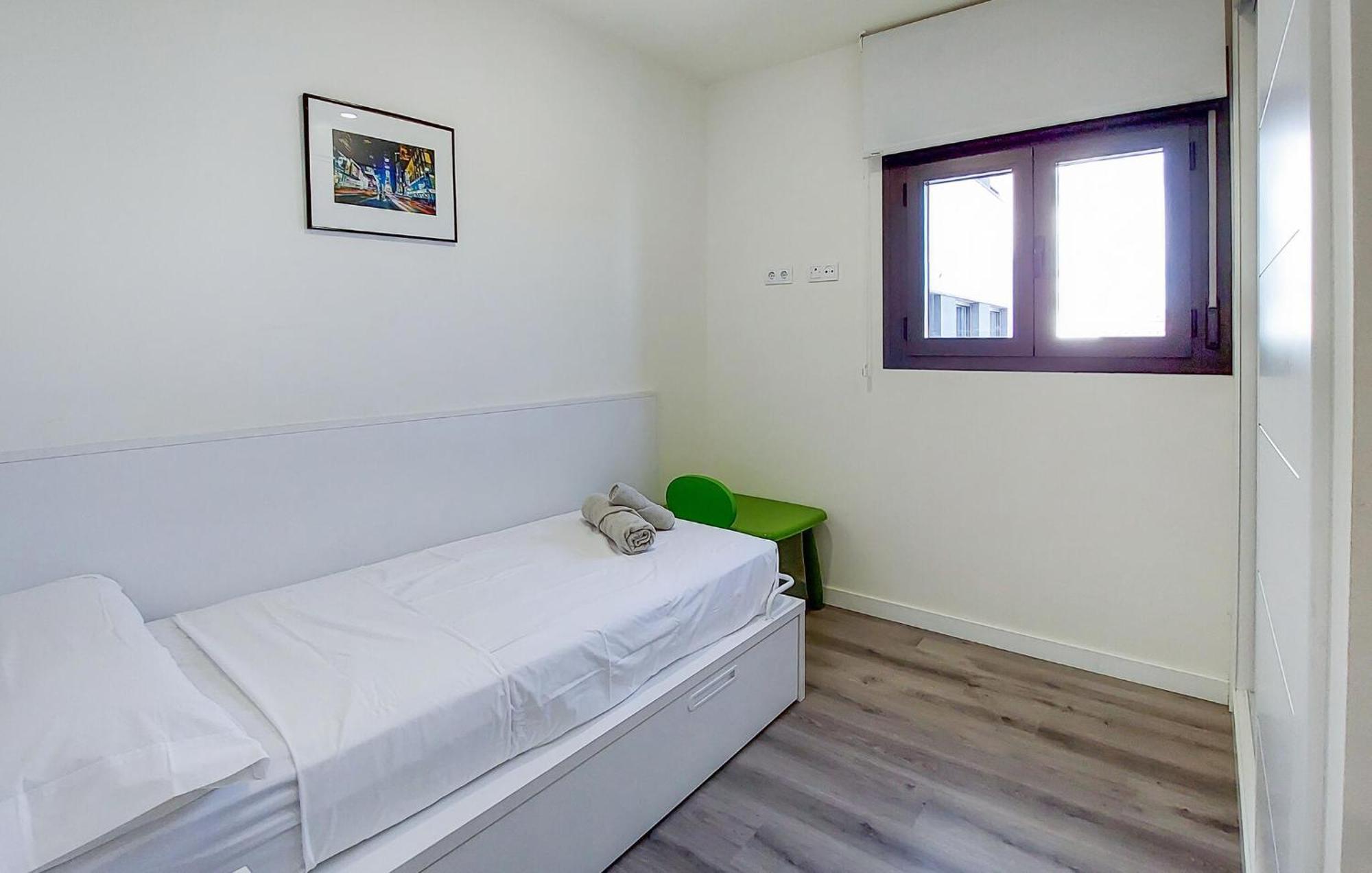 Apartamento Cozy In With Kitchen Málaga