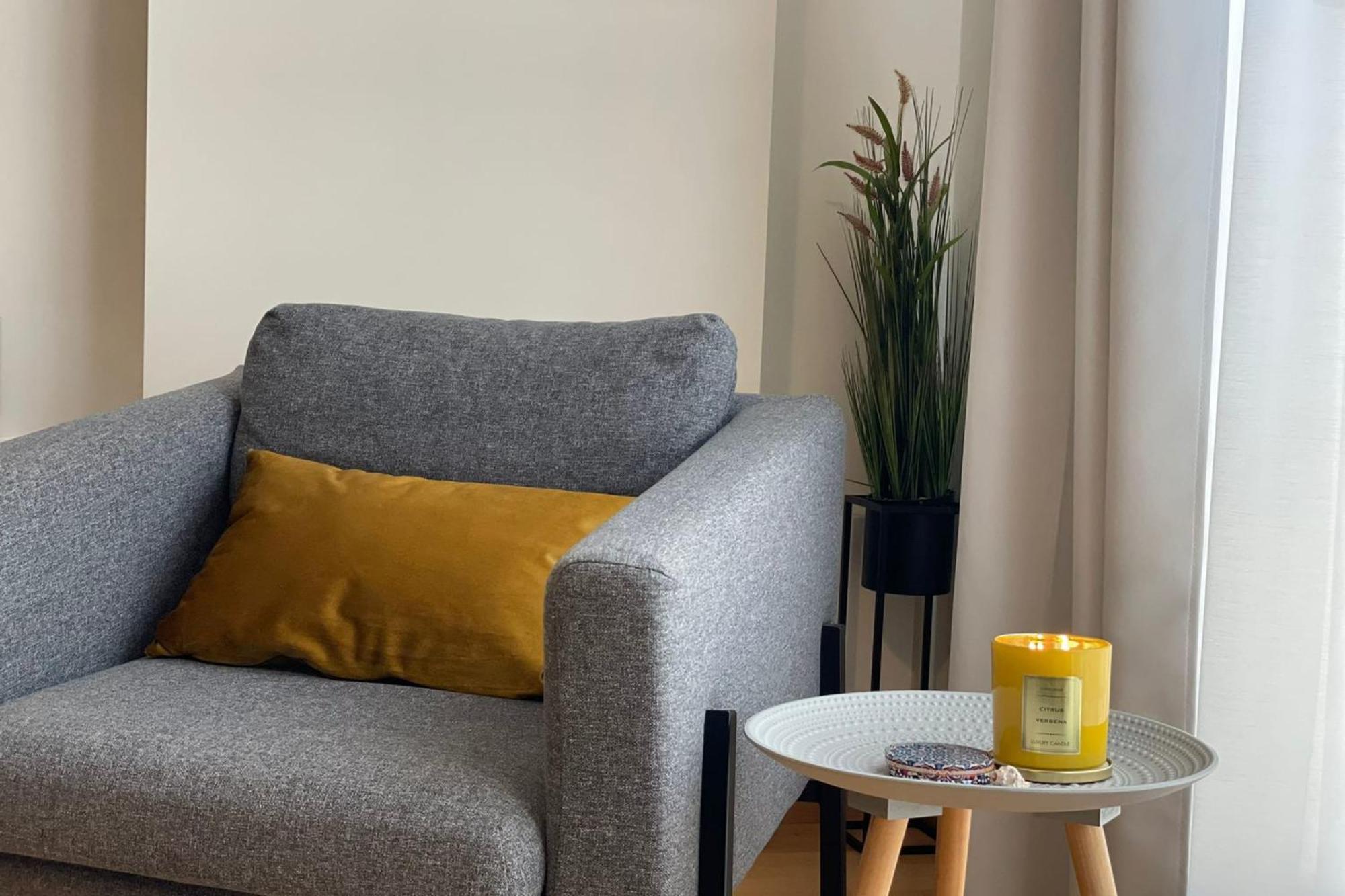 Charming 1 Bedroom In Malaga-hosted By Sweetstay *