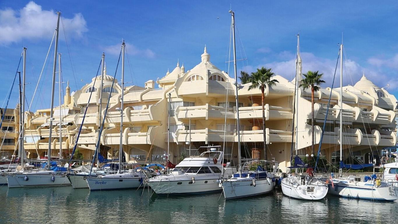 En Malaga, Torremolinos, Cerca De La Playa Málaga