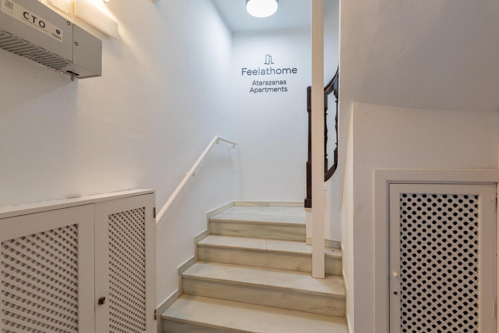 Feelathome Atarazanas Apartment