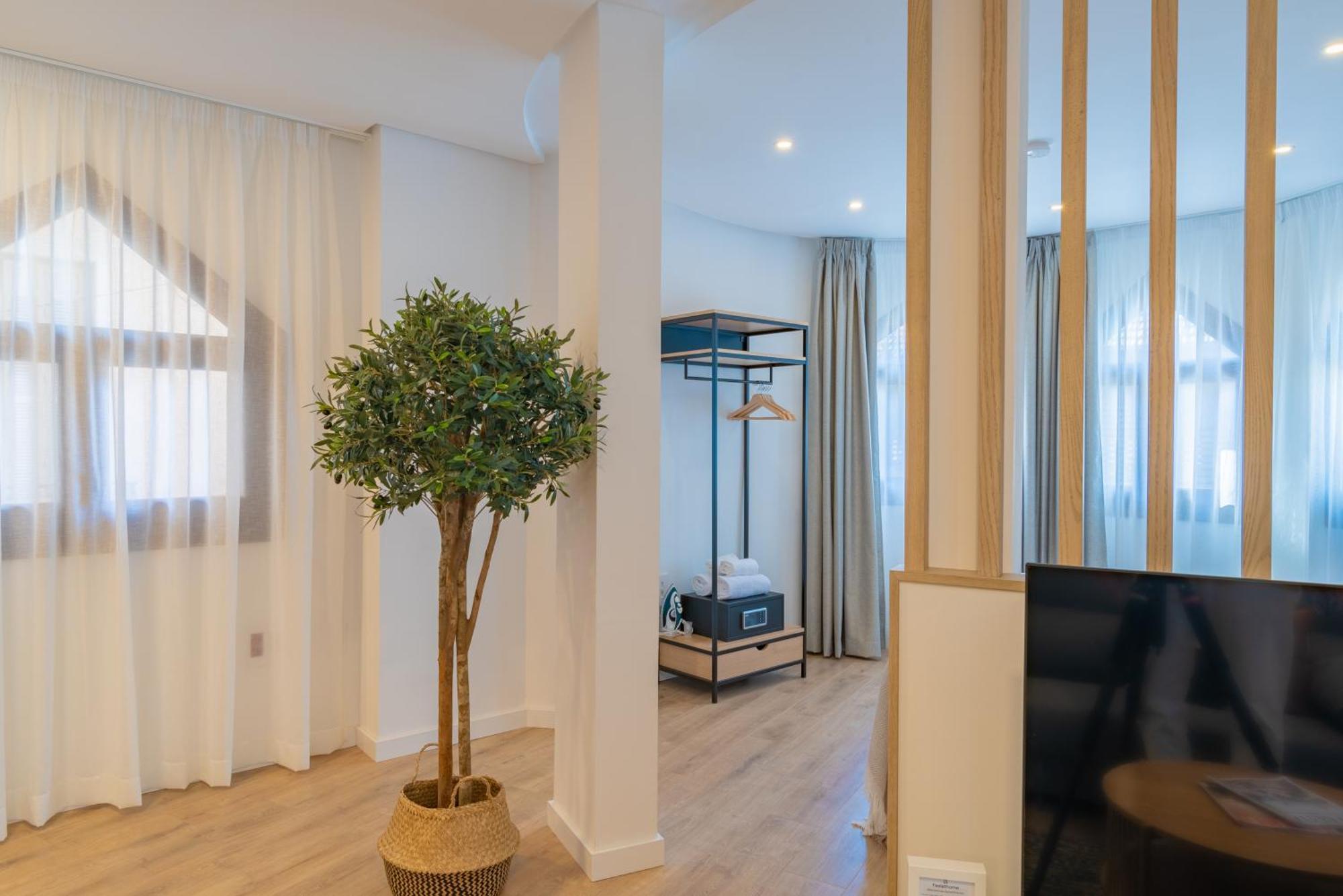 Feelathome Atarazanas Apartment