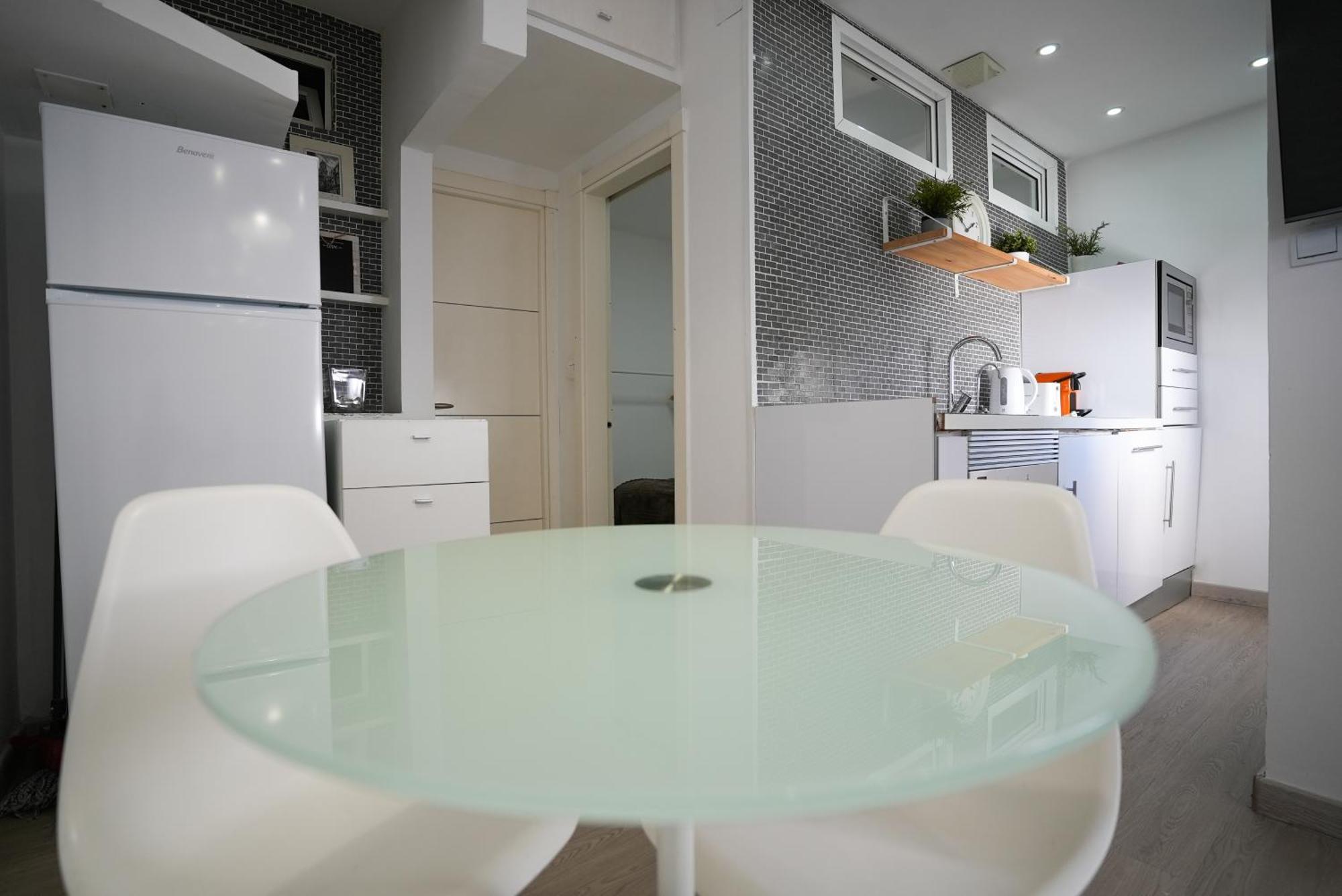 Excellent Location Centro Historico 2 Bed Flat *