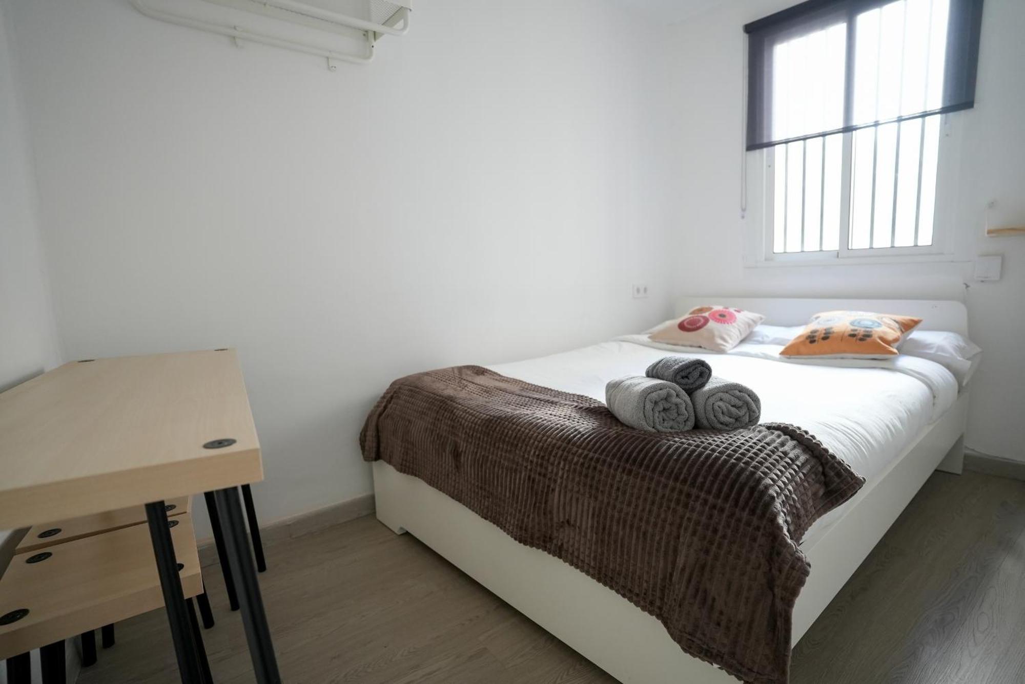Excellent Location Centro Historico 2 Bed Flat *