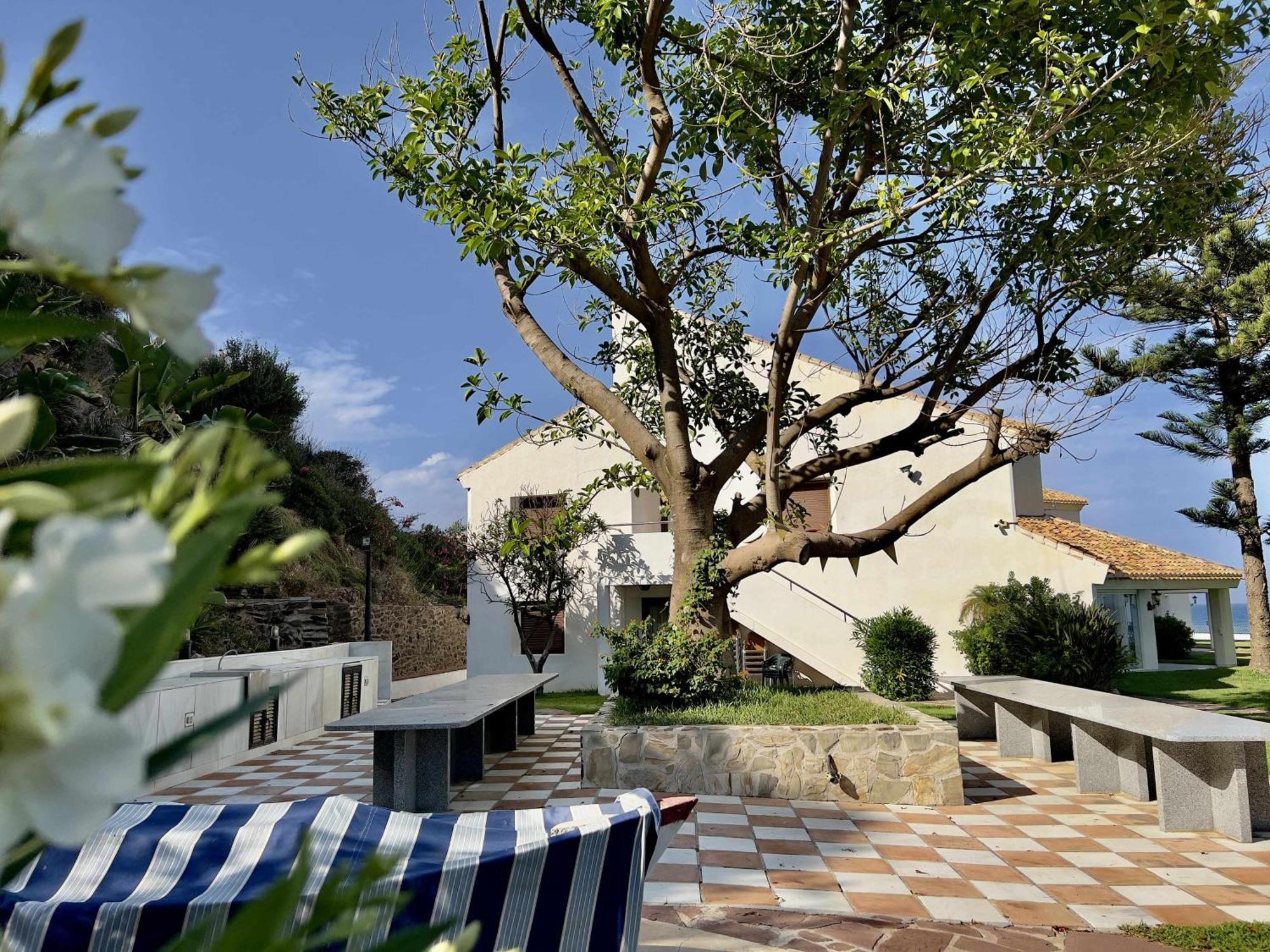 Castle House Luxury Beachfront Villa *