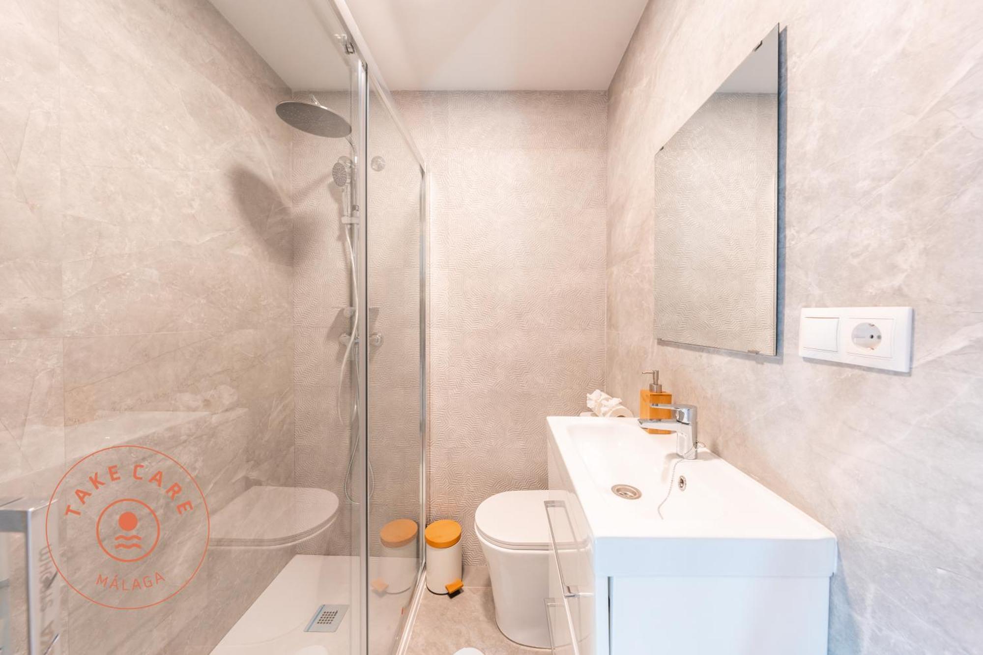 Apartment Spacious In - Tcm