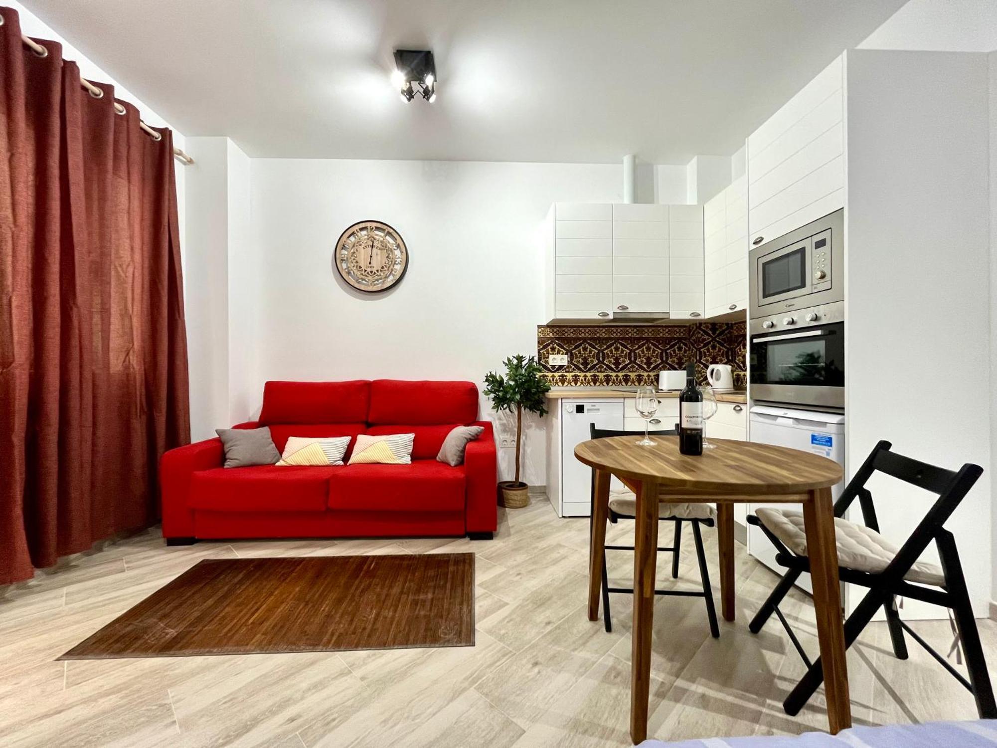 Malasana 51, New Art Apartment, Breakfast Included, Historic Center, Quite Neighborhood, Ml Apartamento *