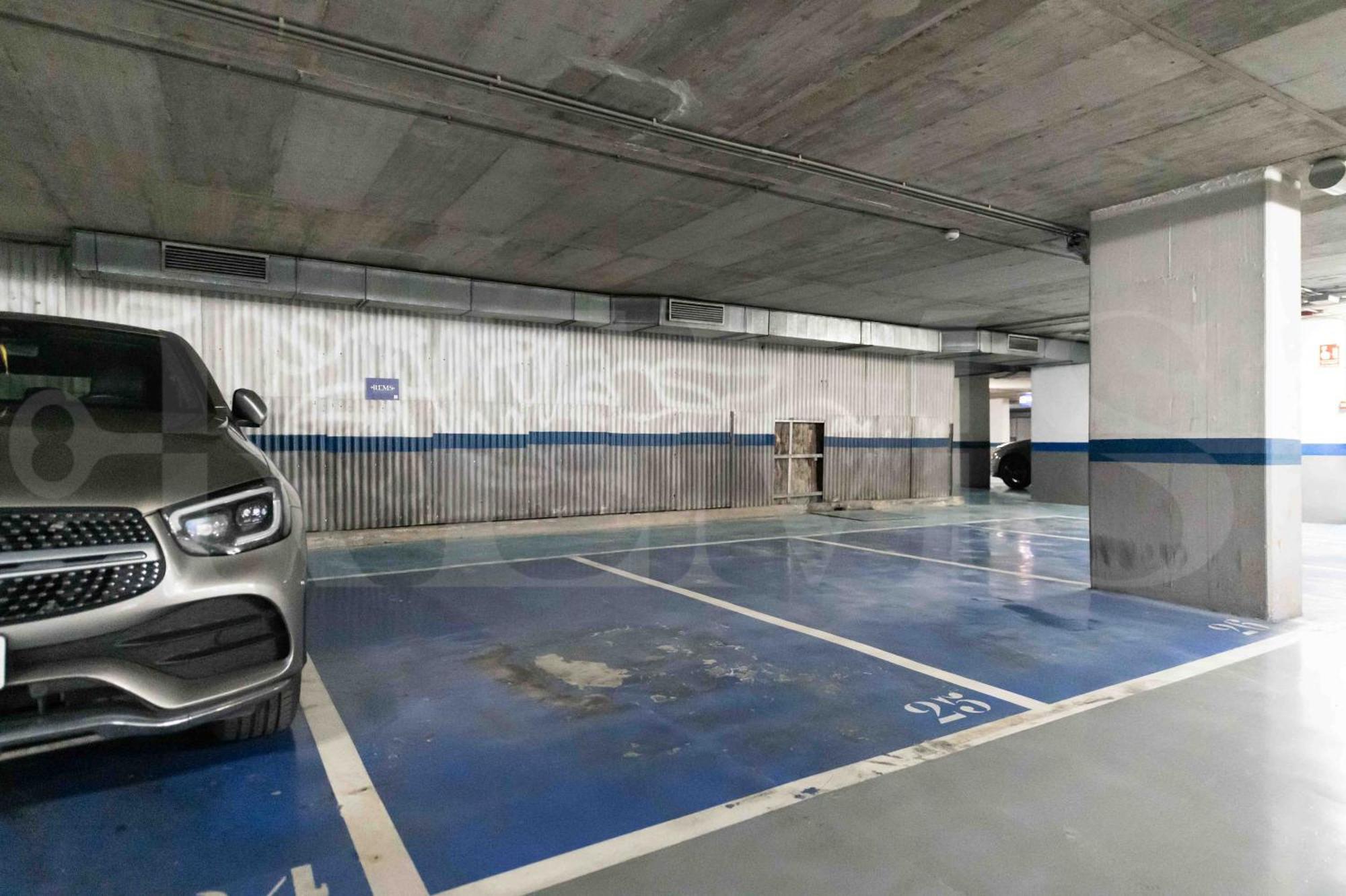 Appartement Luxurious In Center With Parking By Rems *