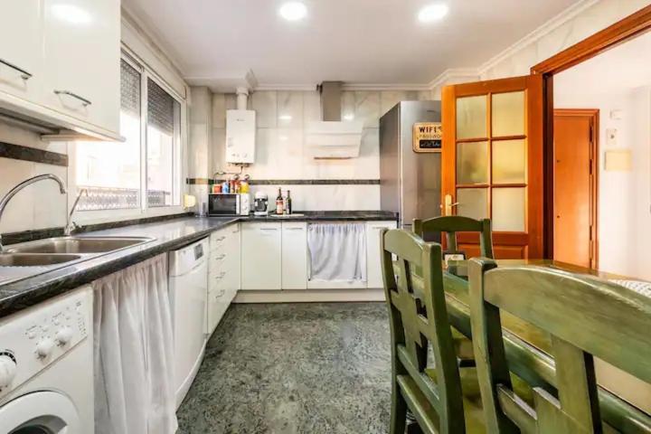 Apartamento Precioso Con Patio Málaga