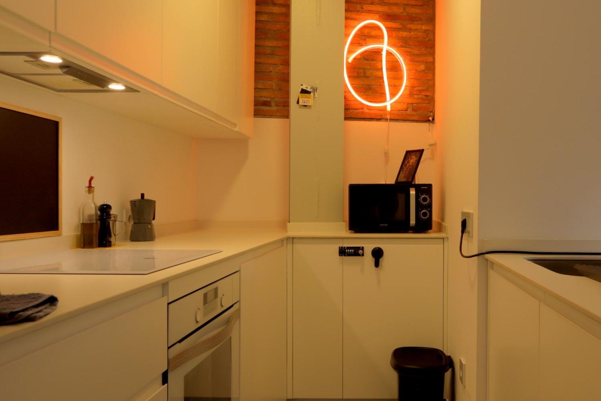 With Two In The Center Of Appartement