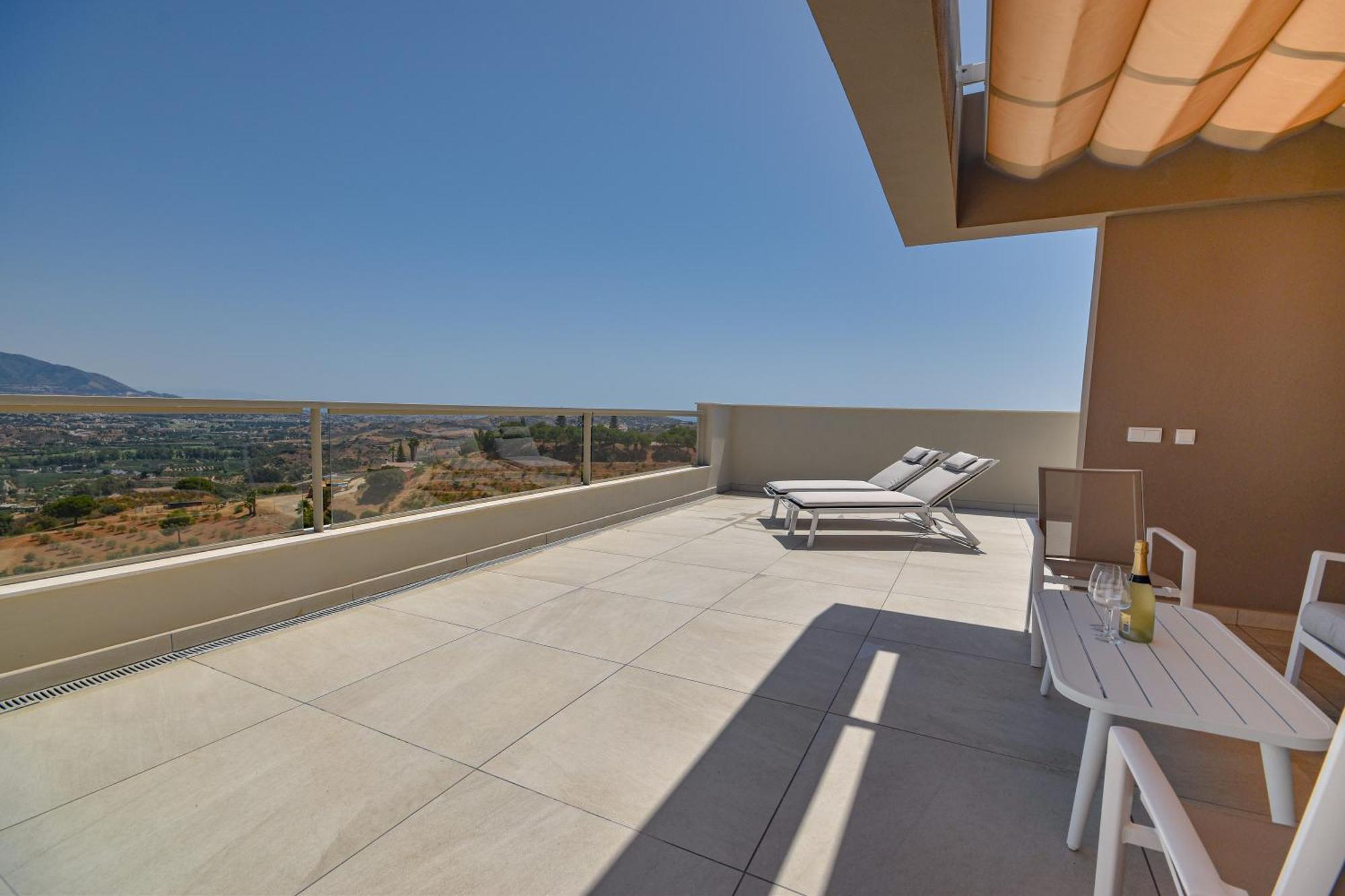 Modern Holiday With Incredible Sea Views In La Cala De Mijas Apartamento