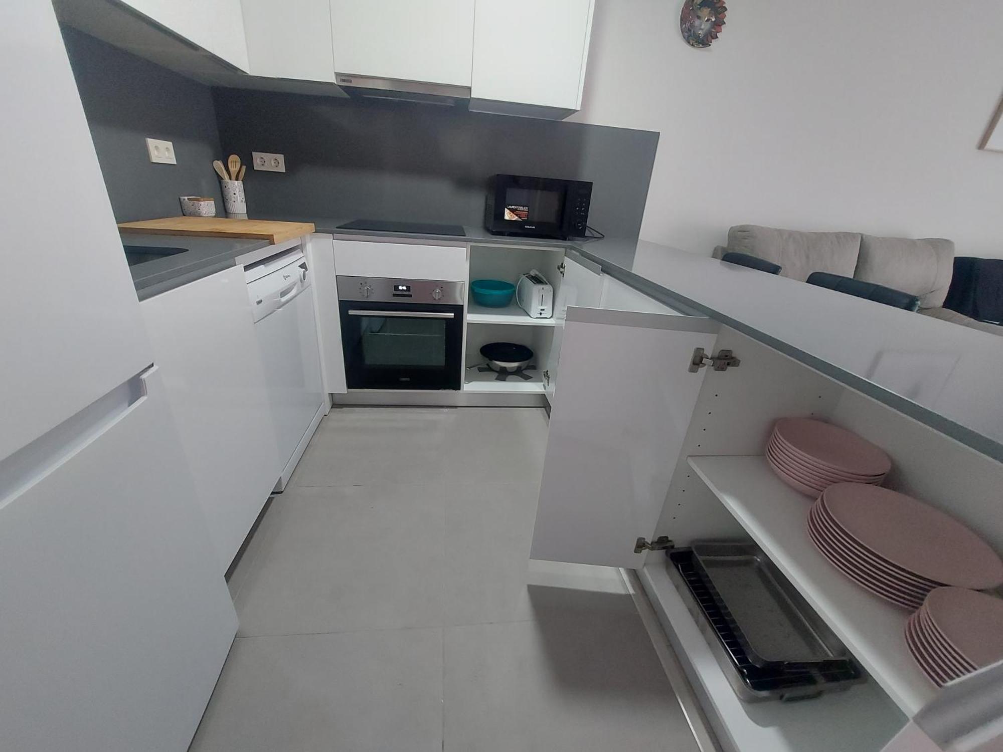 Valle-niza: Beachfront Retreat In Velez-malaga Apartamento *