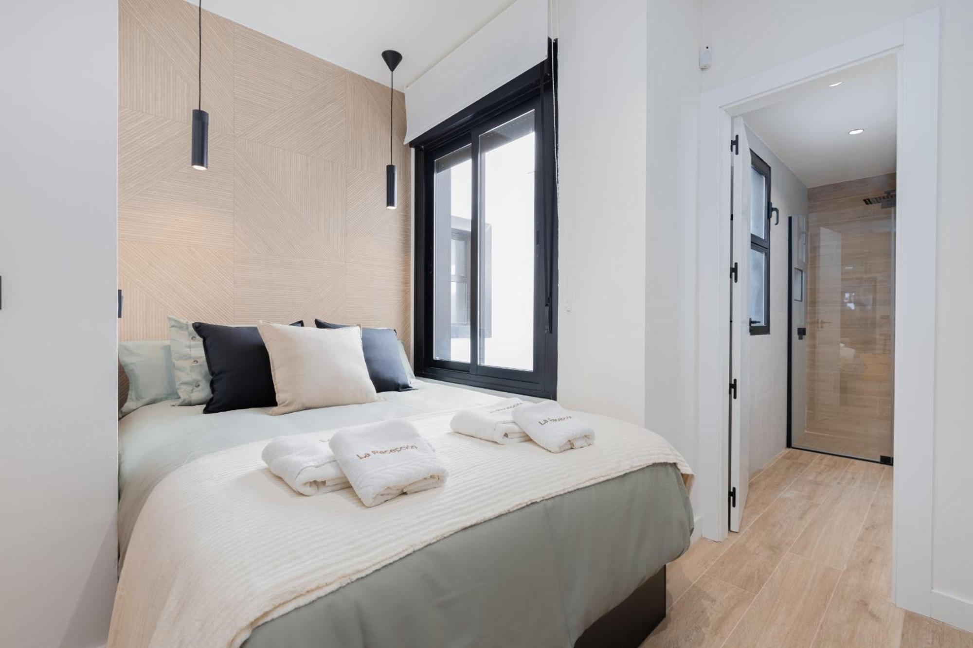 C56 - With Amazing Terrace In The Centre Apartment