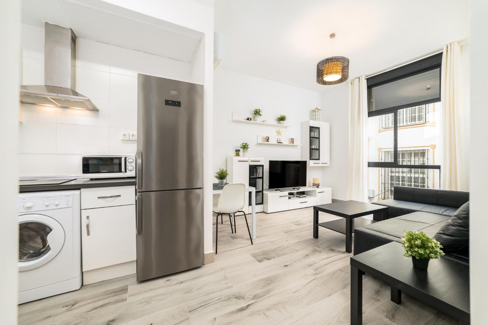 Appartement Picasso With Swimming Pool And Parking In The Center!